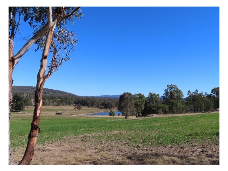 101 Townsend Road, Glen Aplin QLD 4381