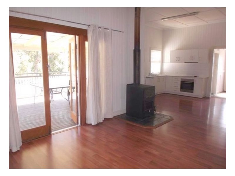 12 Glover Street, Glen Aplin QLD 4381