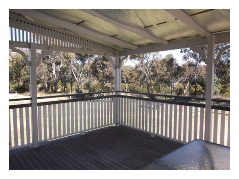 12 Glover Street, Glen Aplin QLD 4381