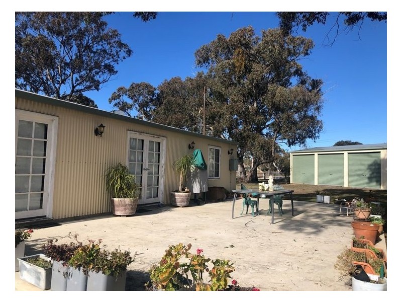 15 Glenlyon Street, Wallangarra QLD 4383