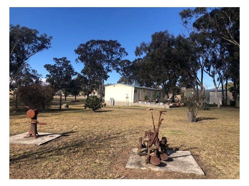 15 Glenlyon Street, Wallangarra QLD 4383