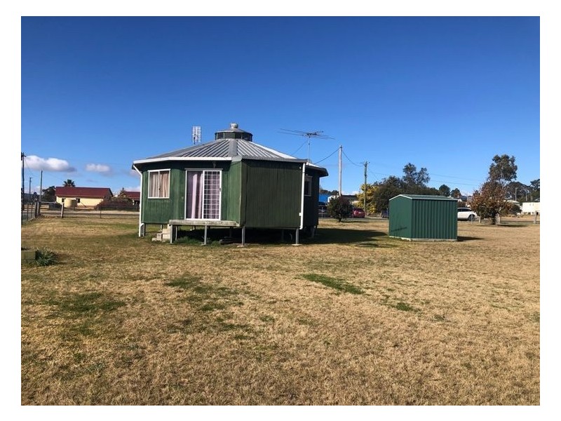 46 Tenterfield Street, Wallangarra QLD 4383