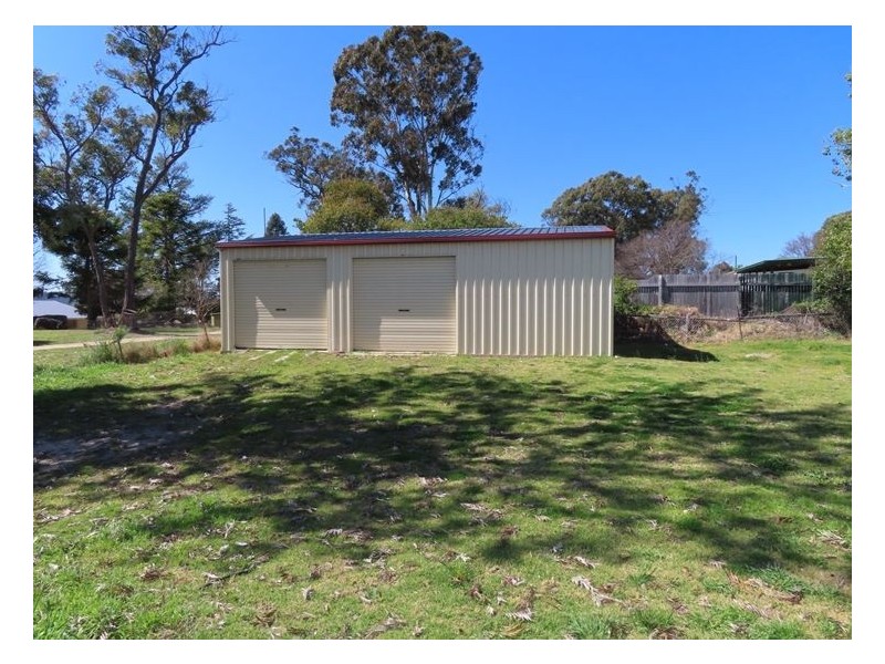 37 Wallangarra Road, Stanthorpe QLD 4380