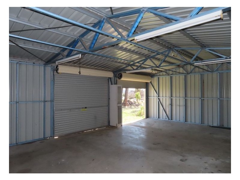 37 Wallangarra Road, Stanthorpe QLD 4380