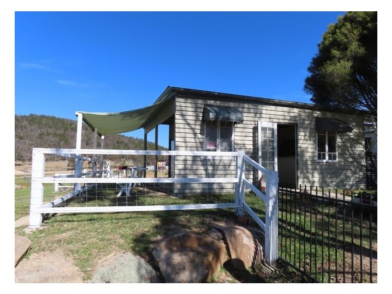 32 Cameron Road, Stanthorpe QLD 4380