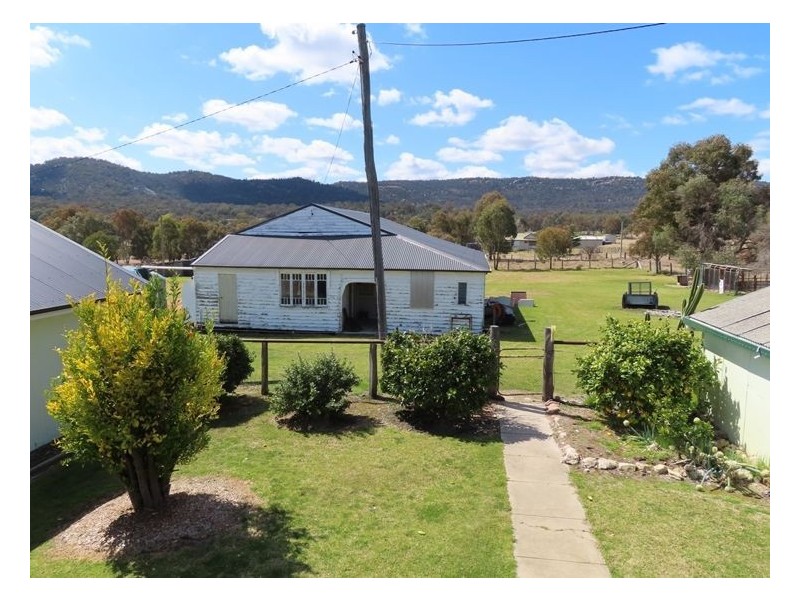 88 Paling Yard Road, Wallangarra QLD 4383