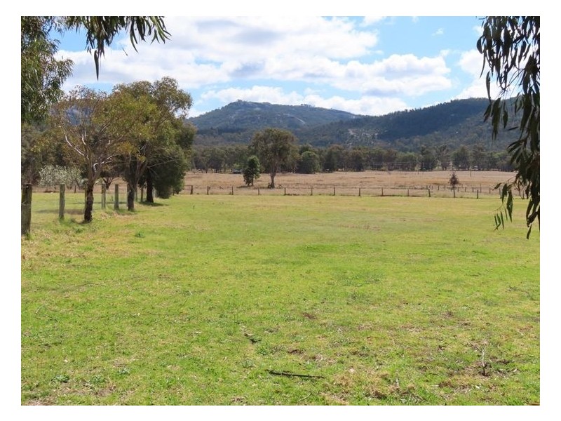 88 Paling Yard Road, Wallangarra QLD 4383