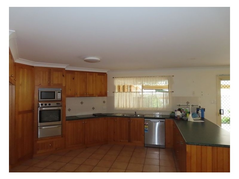 14 Fairway Crescent, Stanthorpe QLD 4380