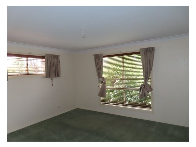 14 Fairway Crescent, Stanthorpe QLD 4380