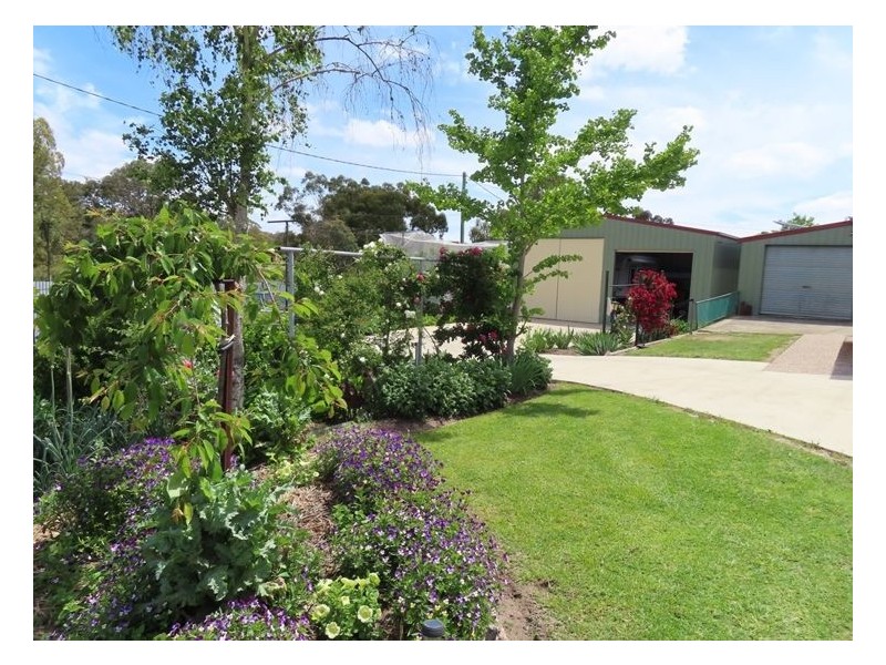 16 Anzac Street, Stanthorpe QLD 4380