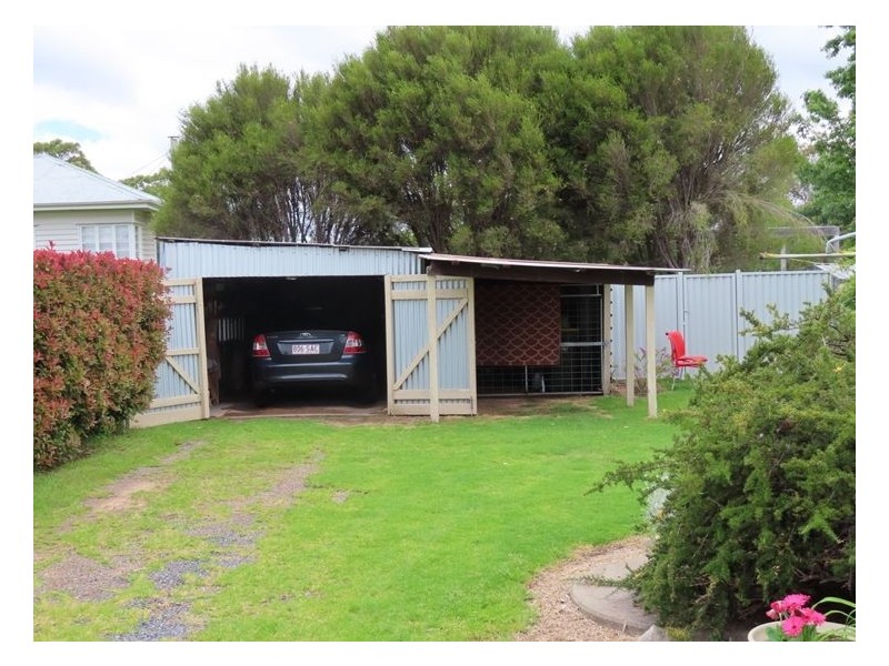 34 Glenlyon Street, Wallangarra QLD 4383