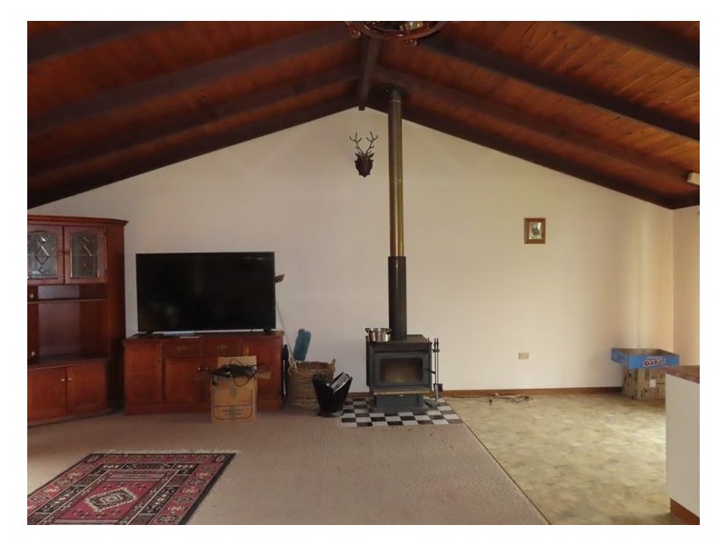 8 Pioneers Parade, Stanthorpe QLD 4380