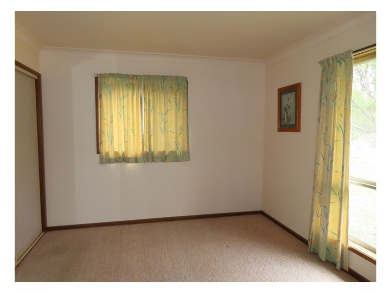 8 Pioneers Parade, Stanthorpe QLD 4380