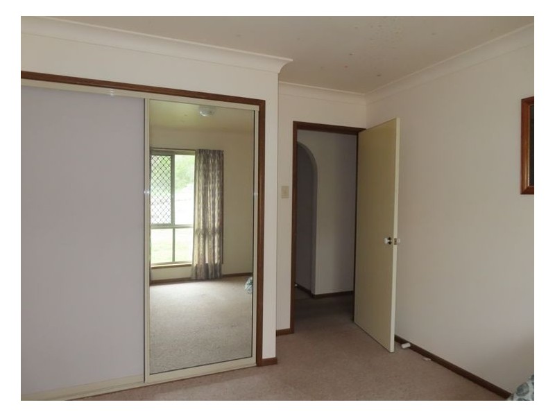 8 Pioneers Parade, Stanthorpe QLD 4380