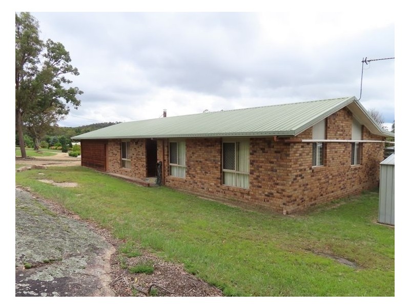 8 Pioneers Parade, Stanthorpe QLD 4380
