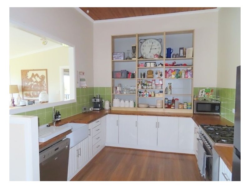 1383 Eukey Road, Ballandean QLD 4382