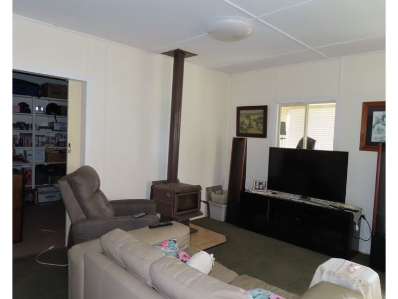 61 College Road, Stanthorpe QLD 4380