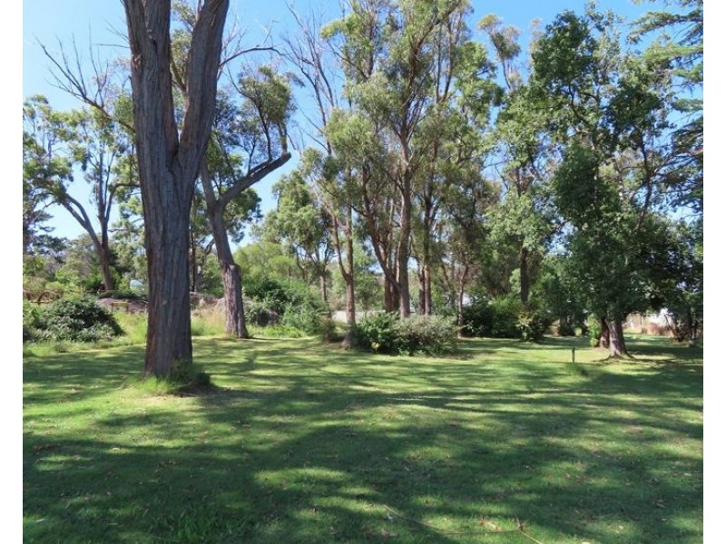 61 College Road, Stanthorpe QLD 4380