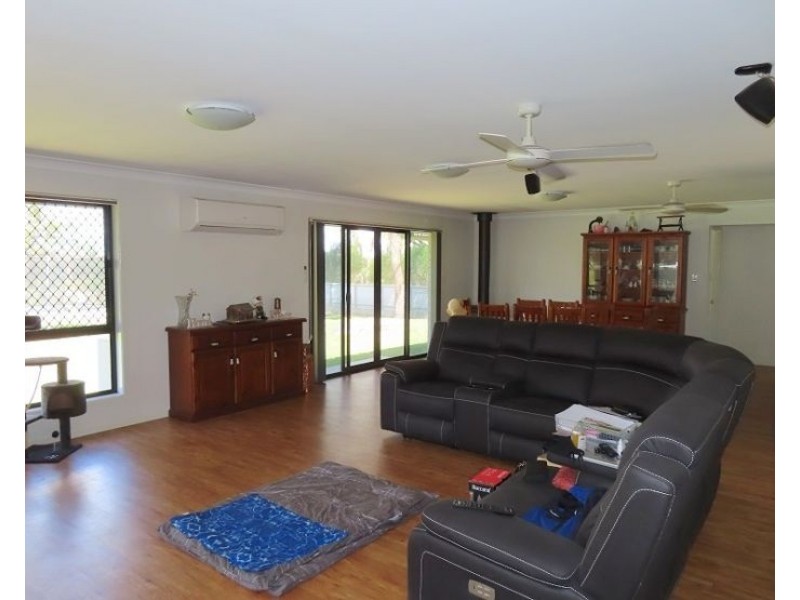25481 New England Highway, Stanthorpe QLD 4380