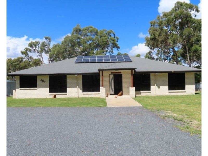 25481 New England Highway, Stanthorpe QLD 4380