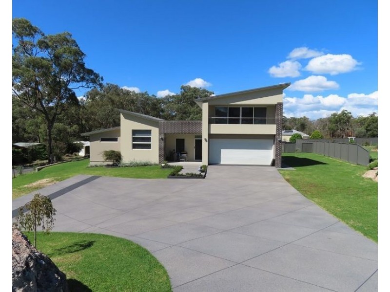 54 Kingston Road, Stanthorpe QLD 4380