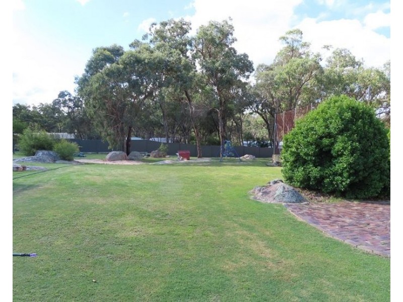 54 Kingston Road, Stanthorpe QLD 4380