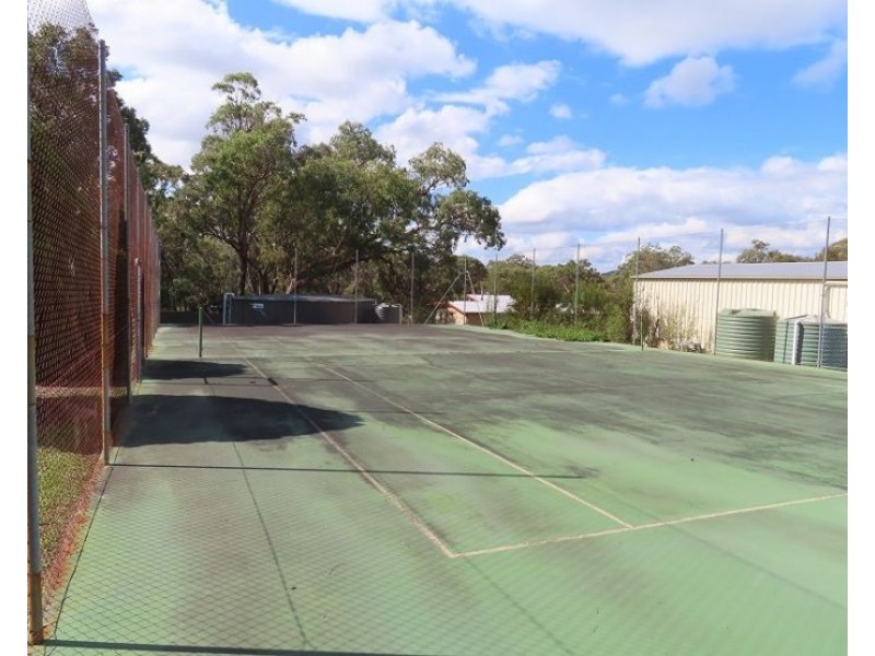 54 Kingston Road, Stanthorpe QLD 4380