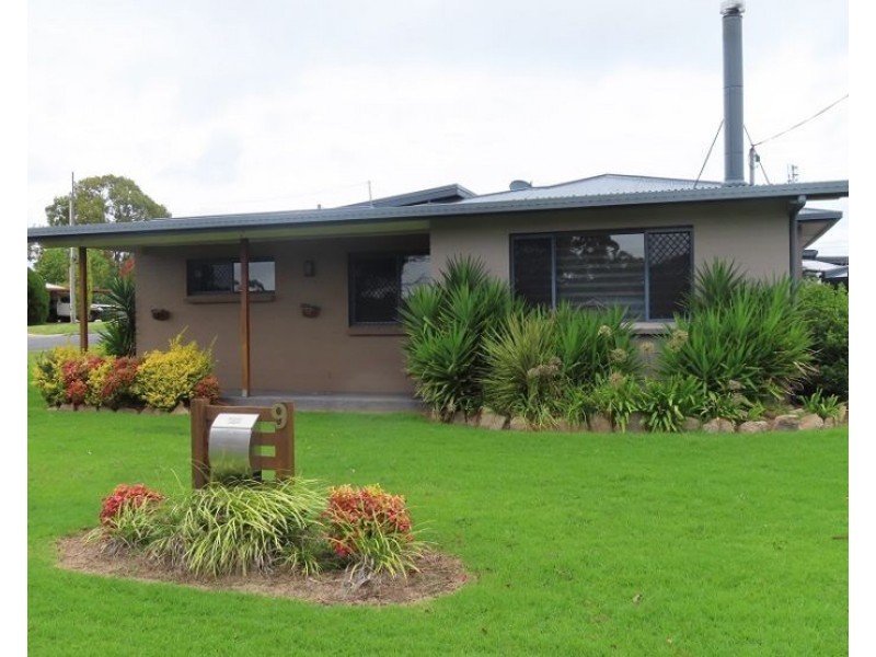 9 Leslie Parade, Stanthorpe QLD 4380