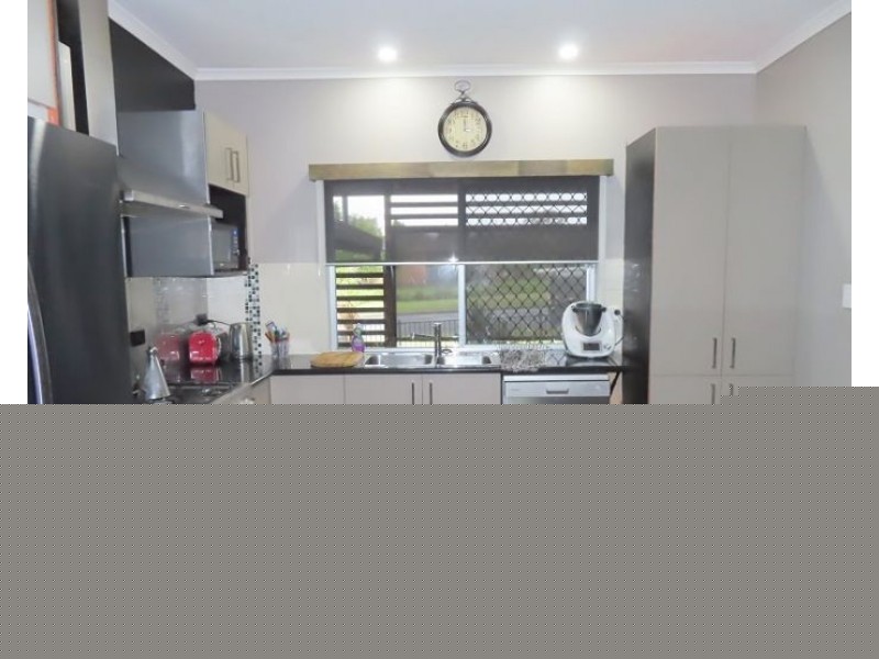 9 Leslie Parade, Stanthorpe QLD 4380