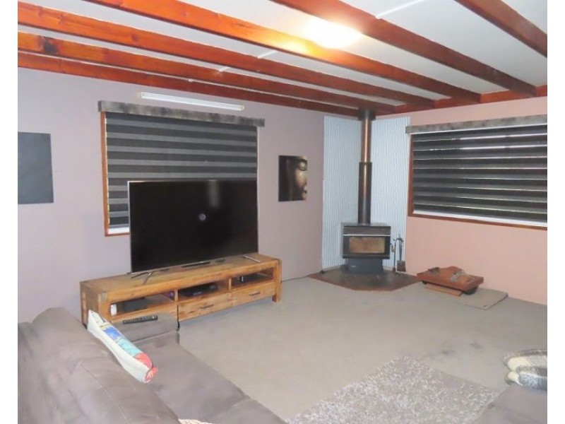 9 Leslie Parade, Stanthorpe QLD 4380