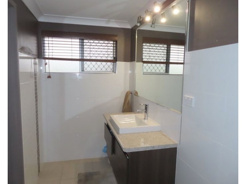 9 Leslie Parade, Stanthorpe QLD 4380