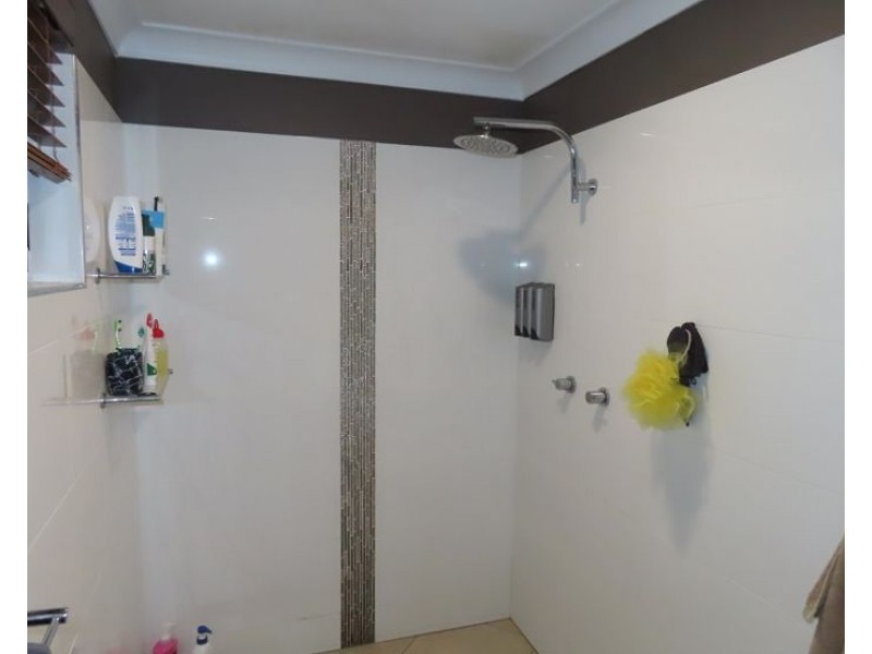 9 Leslie Parade, Stanthorpe QLD 4380