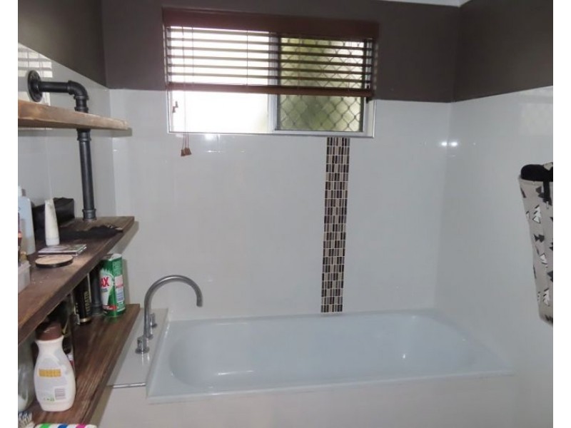 9 Leslie Parade, Stanthorpe QLD 4380