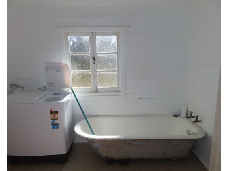 80 Pidgeon Road, Dalveen QLD 4374