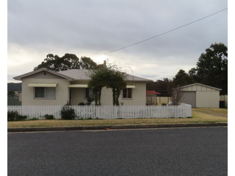 30 Pike Street, Stanthorpe QLD 4380