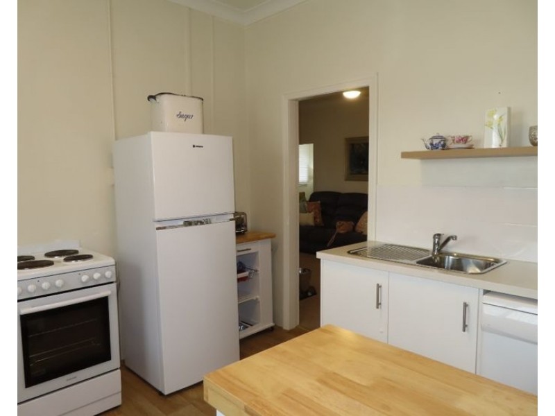 30 Pike Street, Stanthorpe QLD 4380