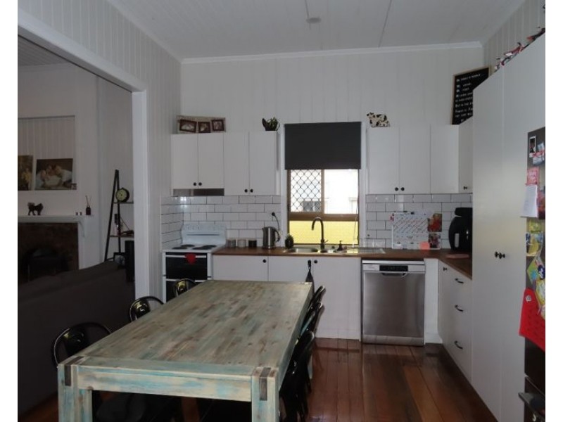 16 Granite Street, Stanthorpe QLD 4380
