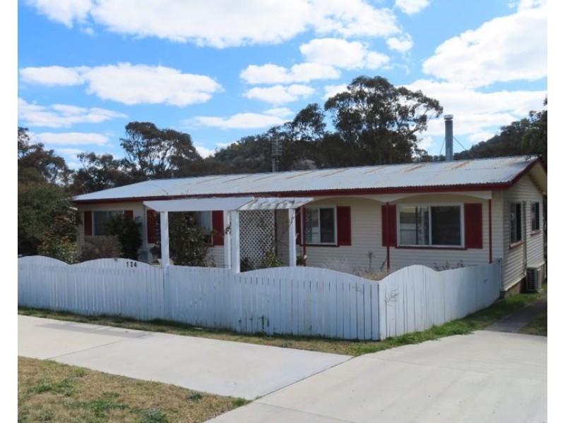 124 Lock Street, Stanthorpe QLD 4380