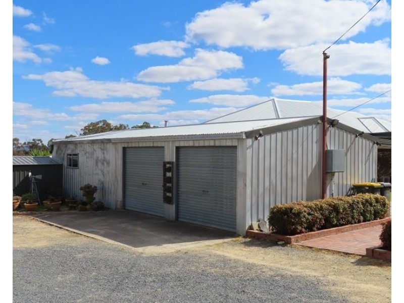 74 Brunckhorst Avenue, Stanthorpe QLD 4380