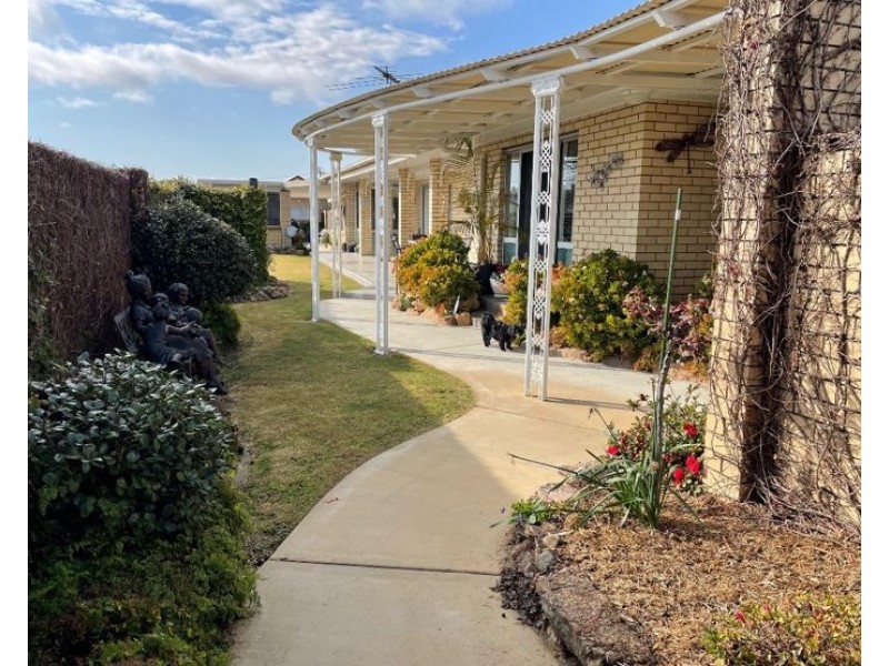 49 Denham Street, Stanthorpe QLD 4380