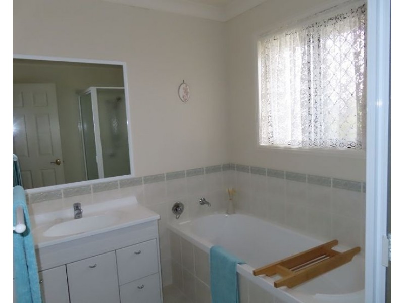 7 Fairway Crescent, Stanthorpe QLD 4380