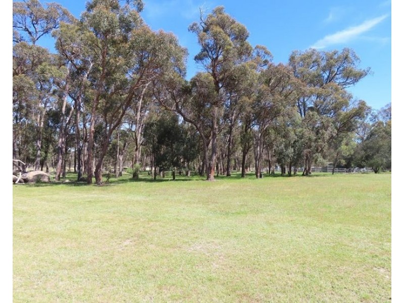 70 Willocks Lane, Stanthorpe QLD 4380