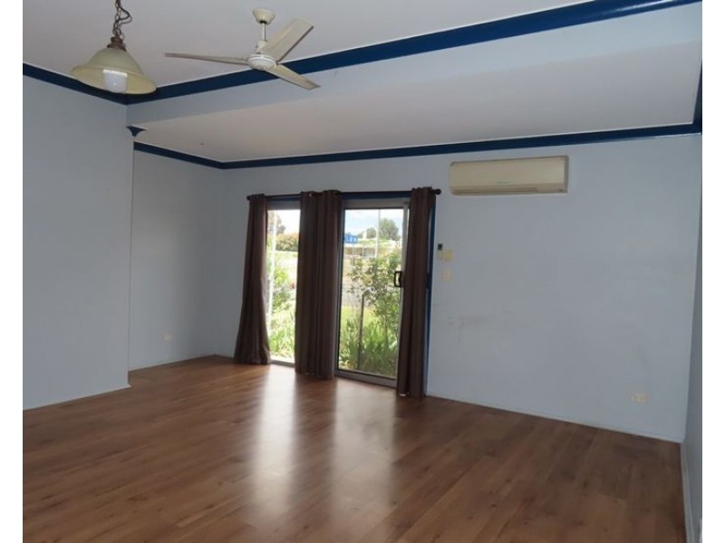 45 Tenterfield Street, Wallangarra QLD 4383