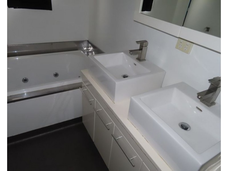 45 Tenterfield Street, Wallangarra QLD 4383