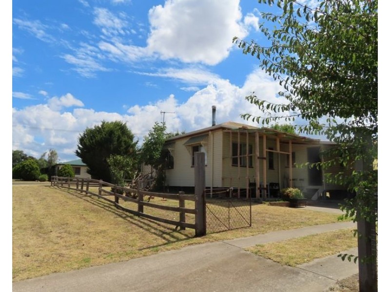 6 Allison Street, Stanthorpe QLD 4380