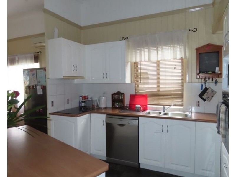86 Lock Street, Stanthorpe QLD 4380