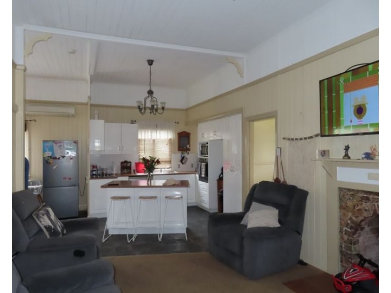 86 Lock Street, Stanthorpe QLD 4380