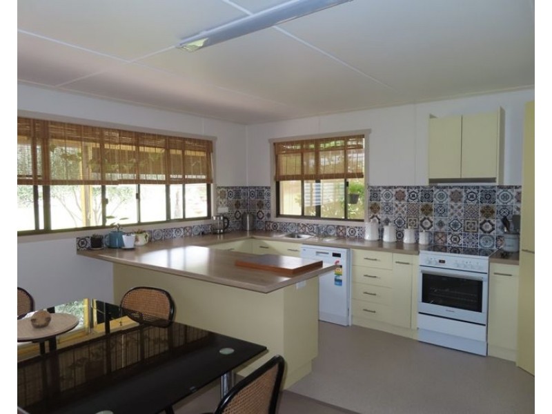 2230 Pyramids Road, Wyberba QLD 4382