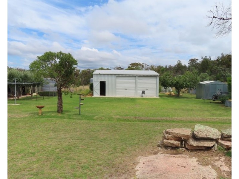 2230 Pyramids Road, Wyberba QLD 4382