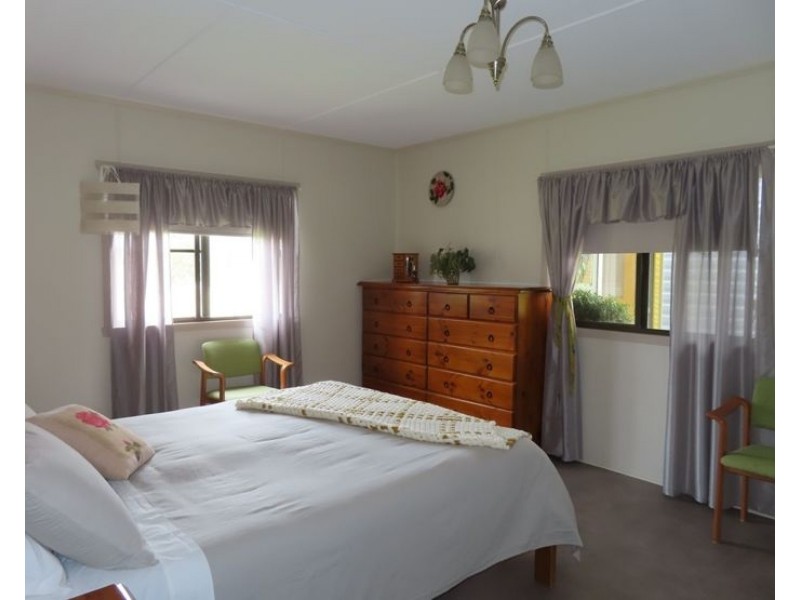 2230 Pyramids Road, Wyberba QLD 4382